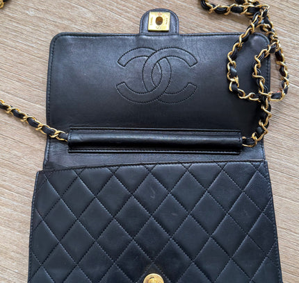 Chanel Quilted black Leather Shoulder flap Chain crossbody bag