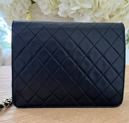 Chanel Quilted black Leather Shoulder flap Chain crossbody bag
