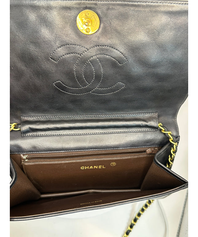 Sold!! Chanel black quilted leather flap crossbody bag