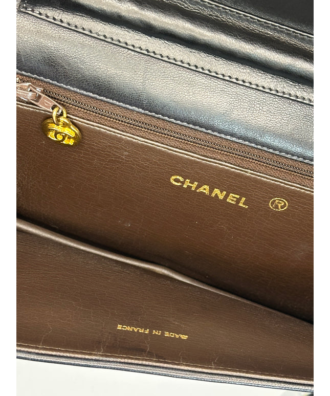 Sold!! Chanel black quilted leather flap crossbody bag