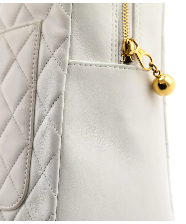 vintage Chanel white quilted calfskin handbag