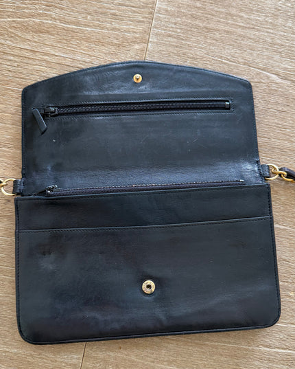 Black caviar wallet on chain