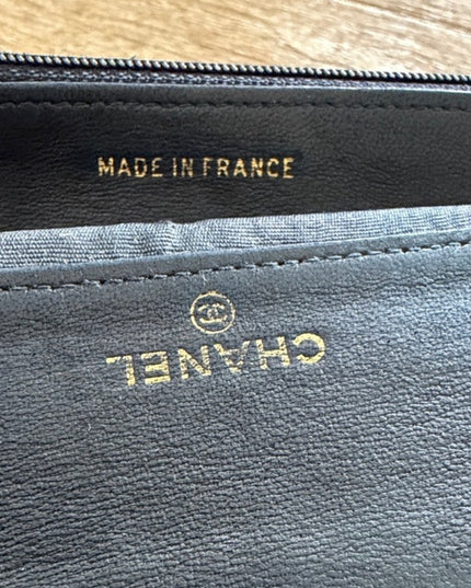 Black caviar wallet on chain