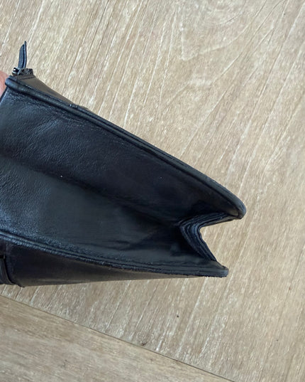 Black caviar wallet on chain