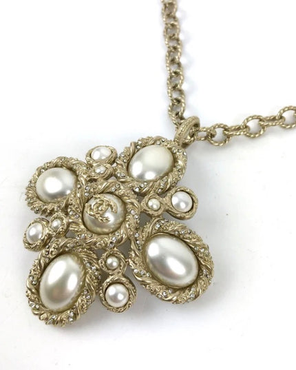Chanel pearl necklace