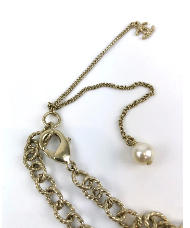 Chanel pearl necklace