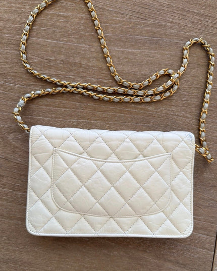 2.55 Reissue Cream quilted wallet on chain