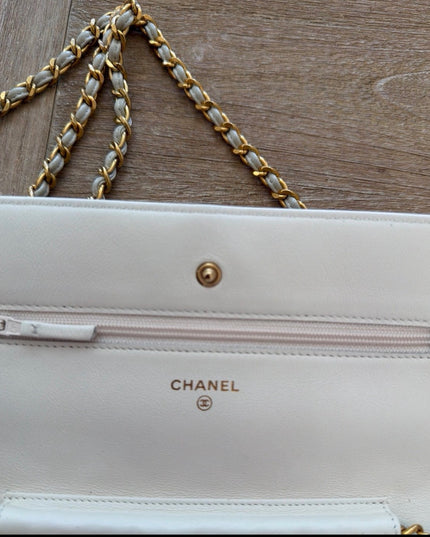 2.55 Reissue Cream quilted wallet on chain