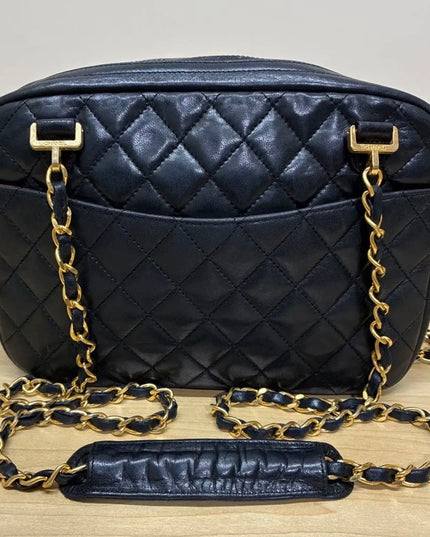 Crossbody black zippered chain bag