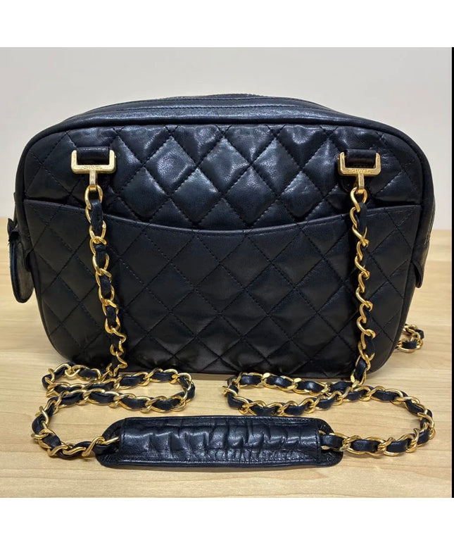 Crossbody black zippered chain bag