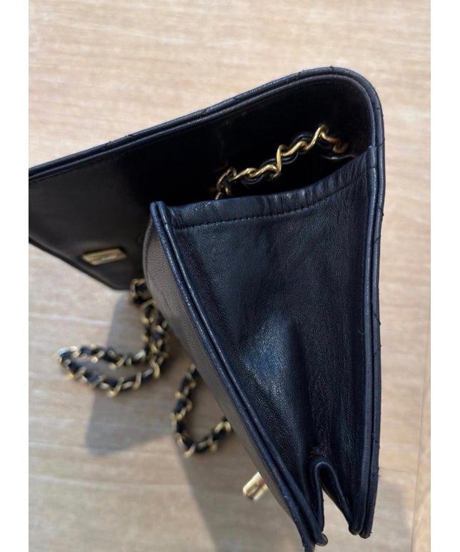Classic flap turn lock crossbody bag