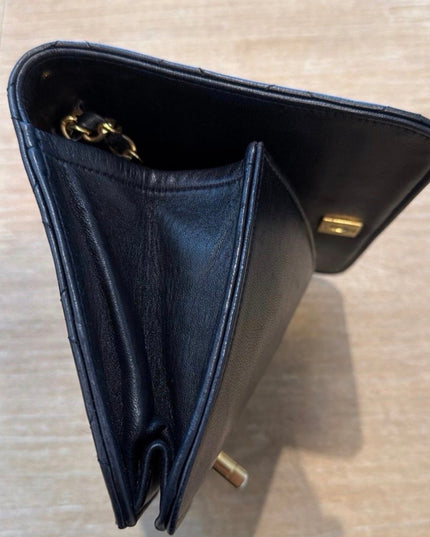 Classic flap turn lock crossbody bag