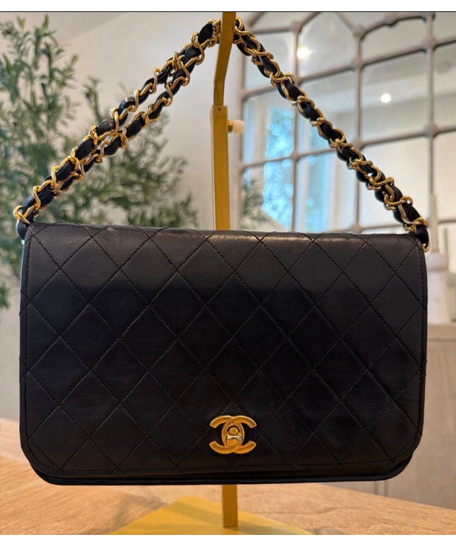 Classic flap turn lock crossbody bag