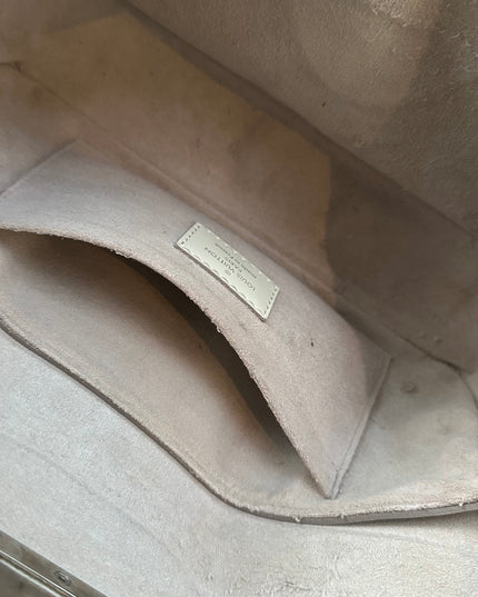 LOUIS VUITTON Epi Pochette Montaigne Shoulder Bag