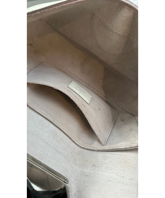 LOUIS VUITTON Epi Pochette Montaigne Shoulder Bag