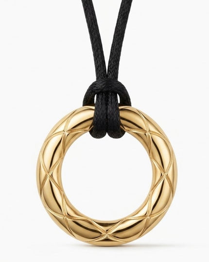Circle chocker on cord