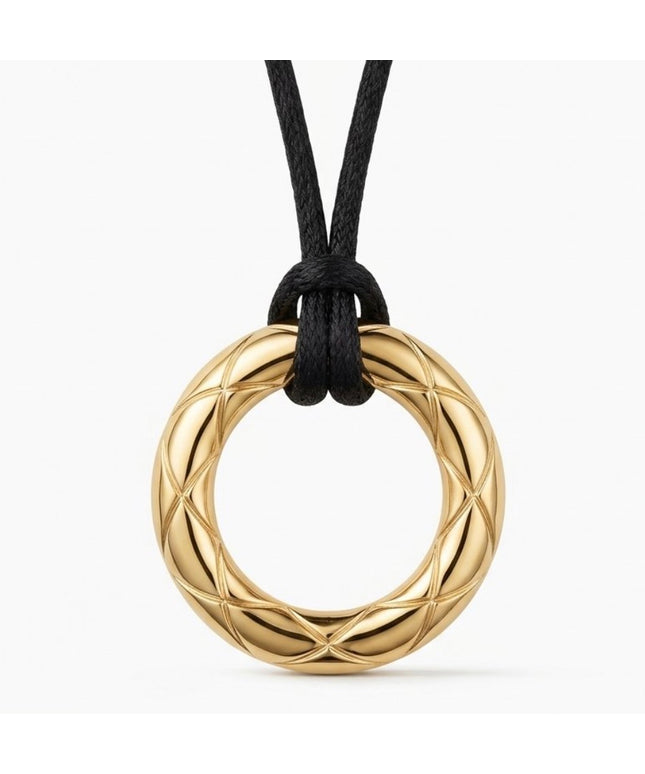 Circle chocker on cord