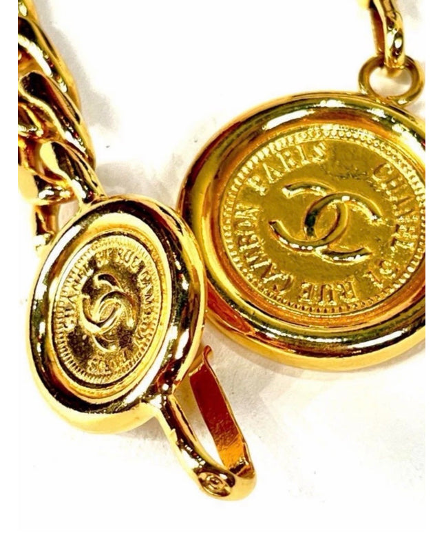 6 Medallion chain belt