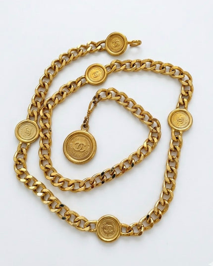 6 Medallion chain belt