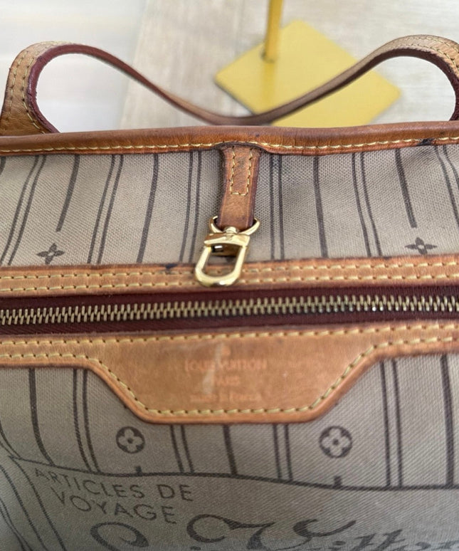 Louis Vuitton Neverfull MM Monogram Tote