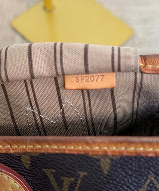 Louis Vuitton Neverfull MM Monogram Tote