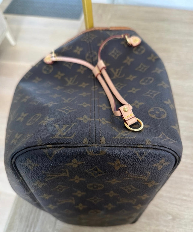 Louis Vuitton Neverfull MM Monogram Tote
