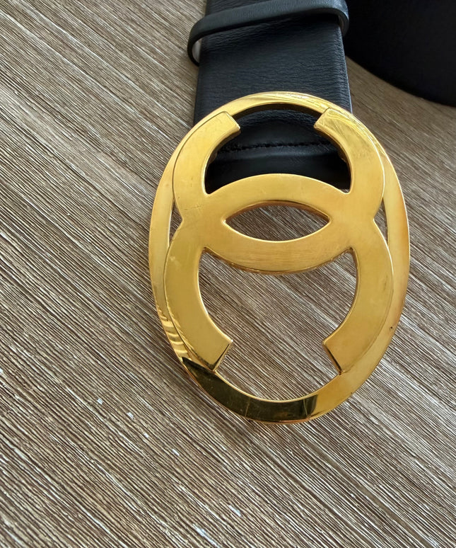 Authentic vintage Chanel black calfskin leather gold belt