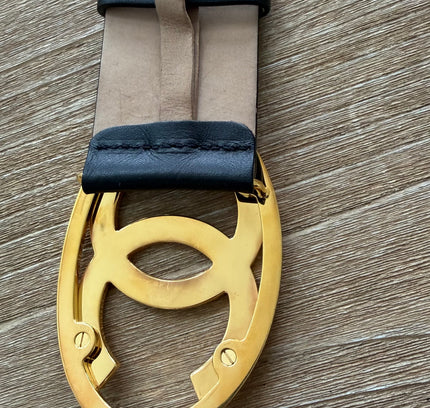 Authentic vintage Chanel black calfskin leather gold belt