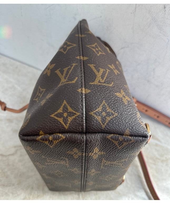 Sold!! authentic Louis Vuitton monogram montsouris BB backpack