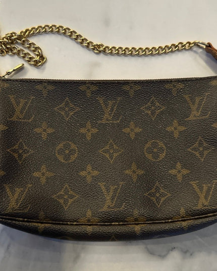 Louis Vuitton monogram Pochette Accessoires